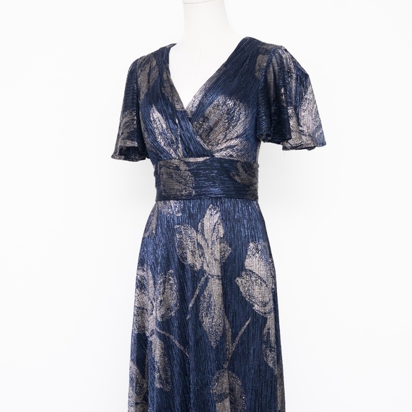 Betsy & Adam - Chloe Long Short Sleeve Metallic Print Gown - Picture 9 of 11